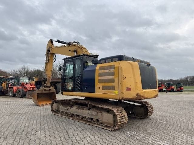 2017 Caterpillar 326FLN Crawler Excavator