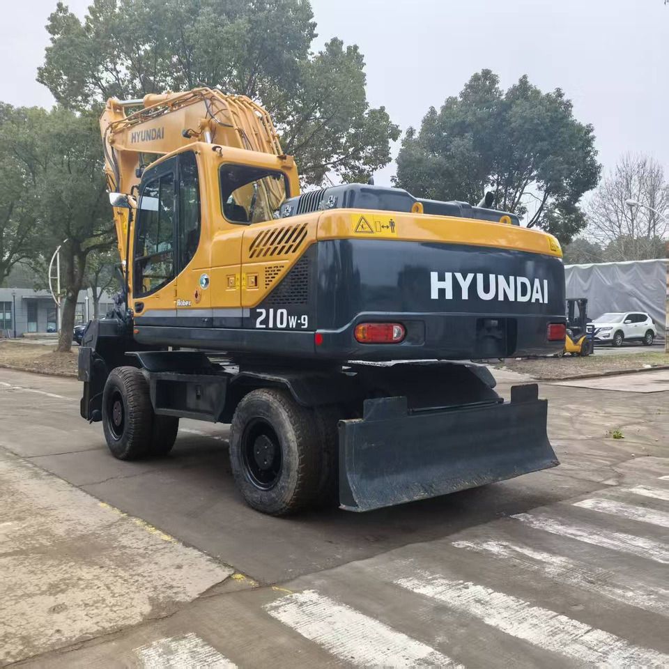 2024 Hyundai R210W-9 Wheel Excavator