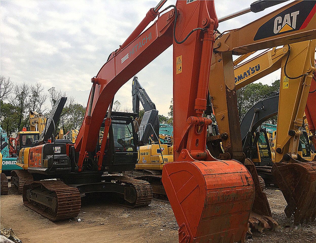 2015 Hitachi ZX240-3G Crawler Excavator