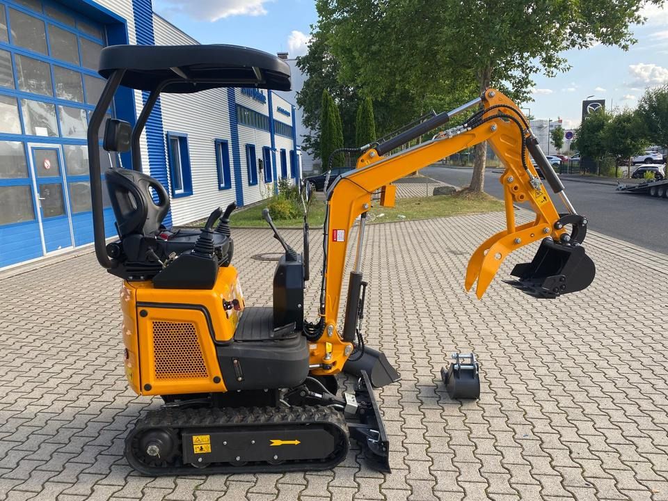 Berger Kraus BK1300JSR mini excavator, side view