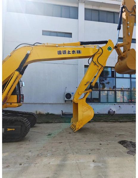 2025 Komatsu PC220-8 Crawler Excavator