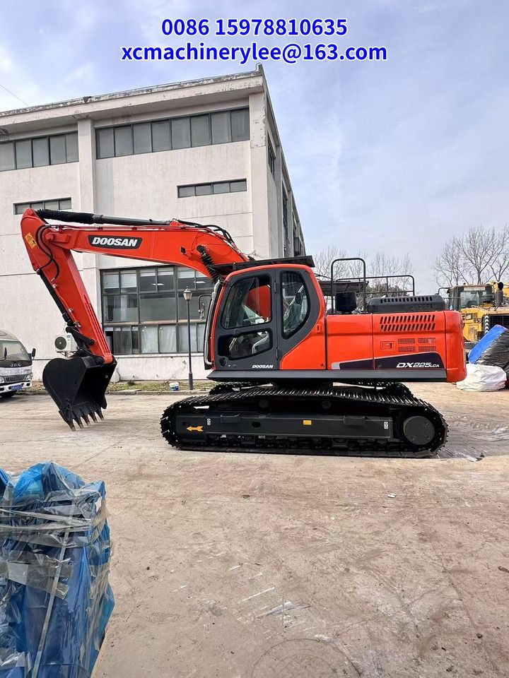 2022 Doosan 225LC Crawler Excavator
