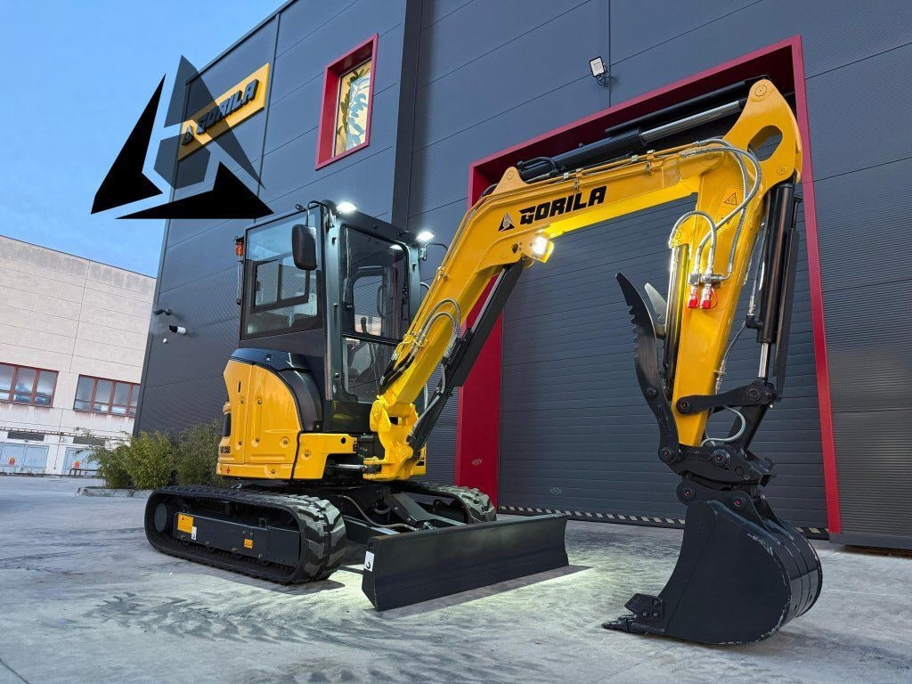 Gorila G40S I PRO CAB Mini Excavator