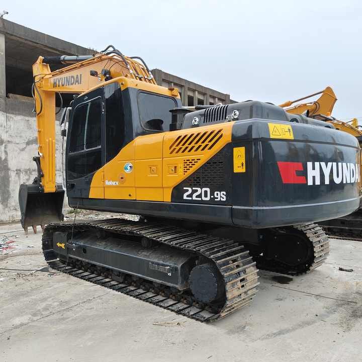 2015 Hyundai R220LC-9S Crawler Excavator
