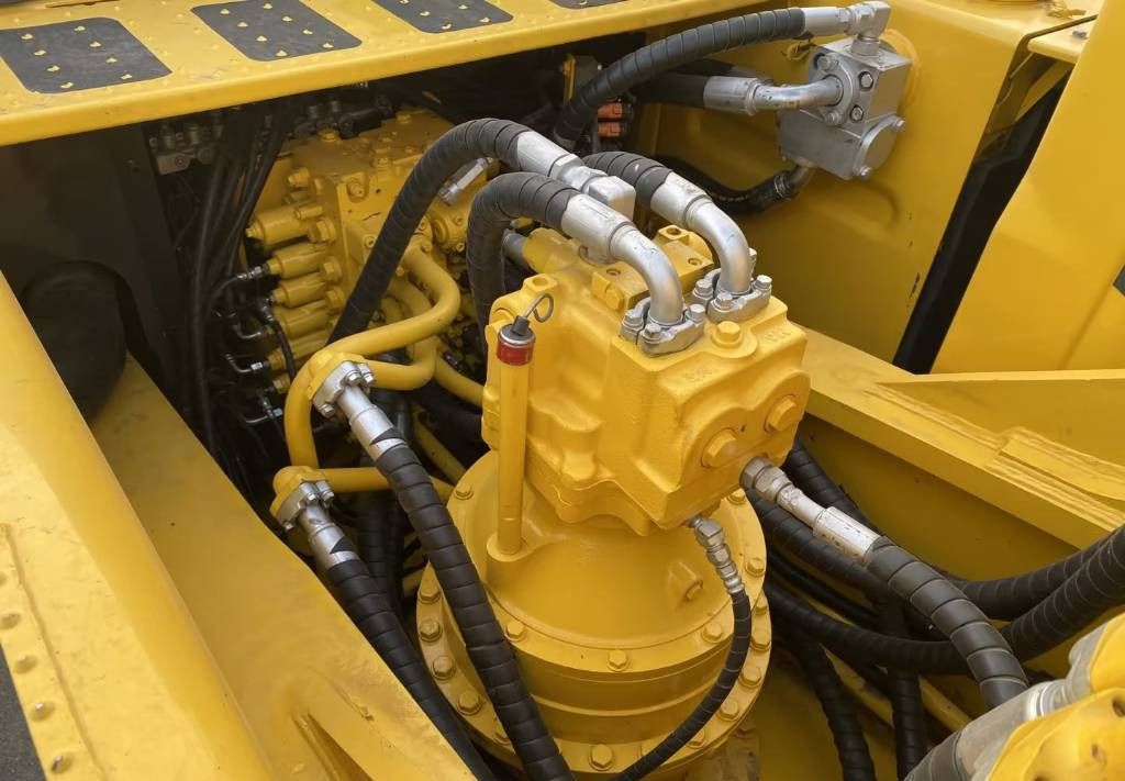 2020 Komatsu PC450-8 Crawler Excavator