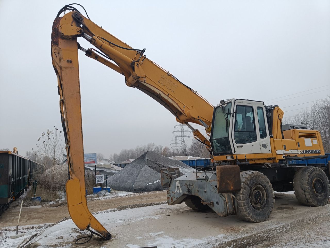 2000 Liebherr A 932 LITRONIC Material Handler