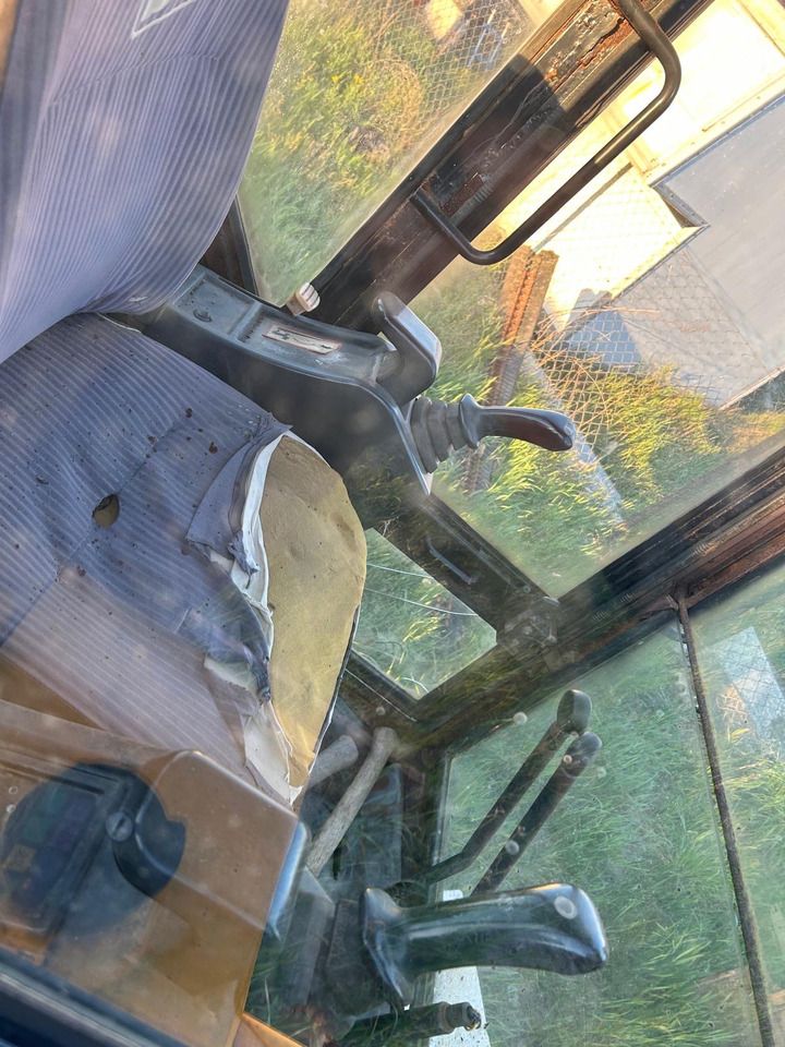 2000 JCB 803 PLUS 2000 JCB 803 PLUS excavator interior view