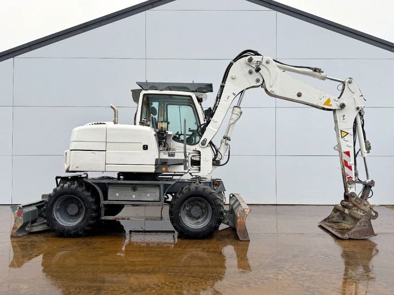 Liebherr A 309 – Hammer Lines / Quick Coupler (2011)