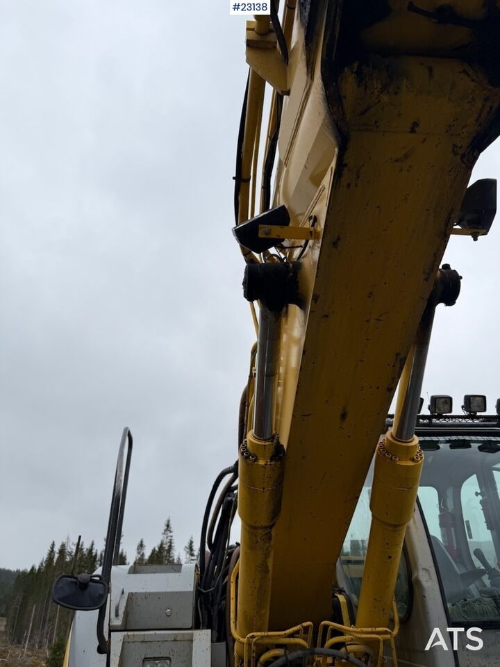 2006 New Holland E235SR Crawler Excavator