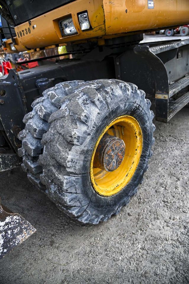 2017 CASE WX148 Wheel Excavator
