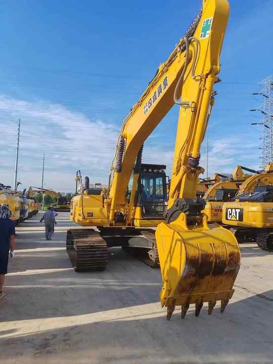 2022 Komatsu PC200-8 Crawler Excavator