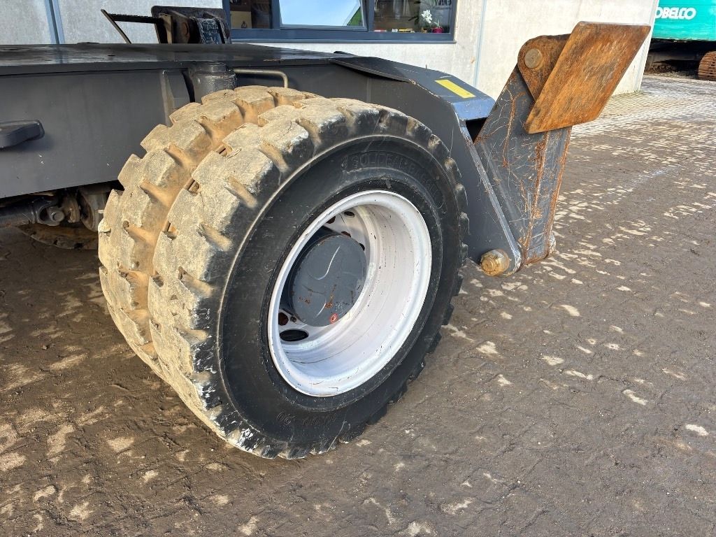 2018 Fuchs MHL331F Material Handler