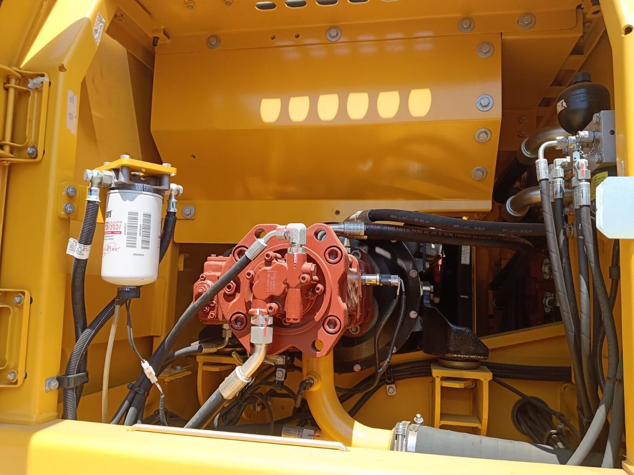 2025 LiuGong 925E Crawler Excavator