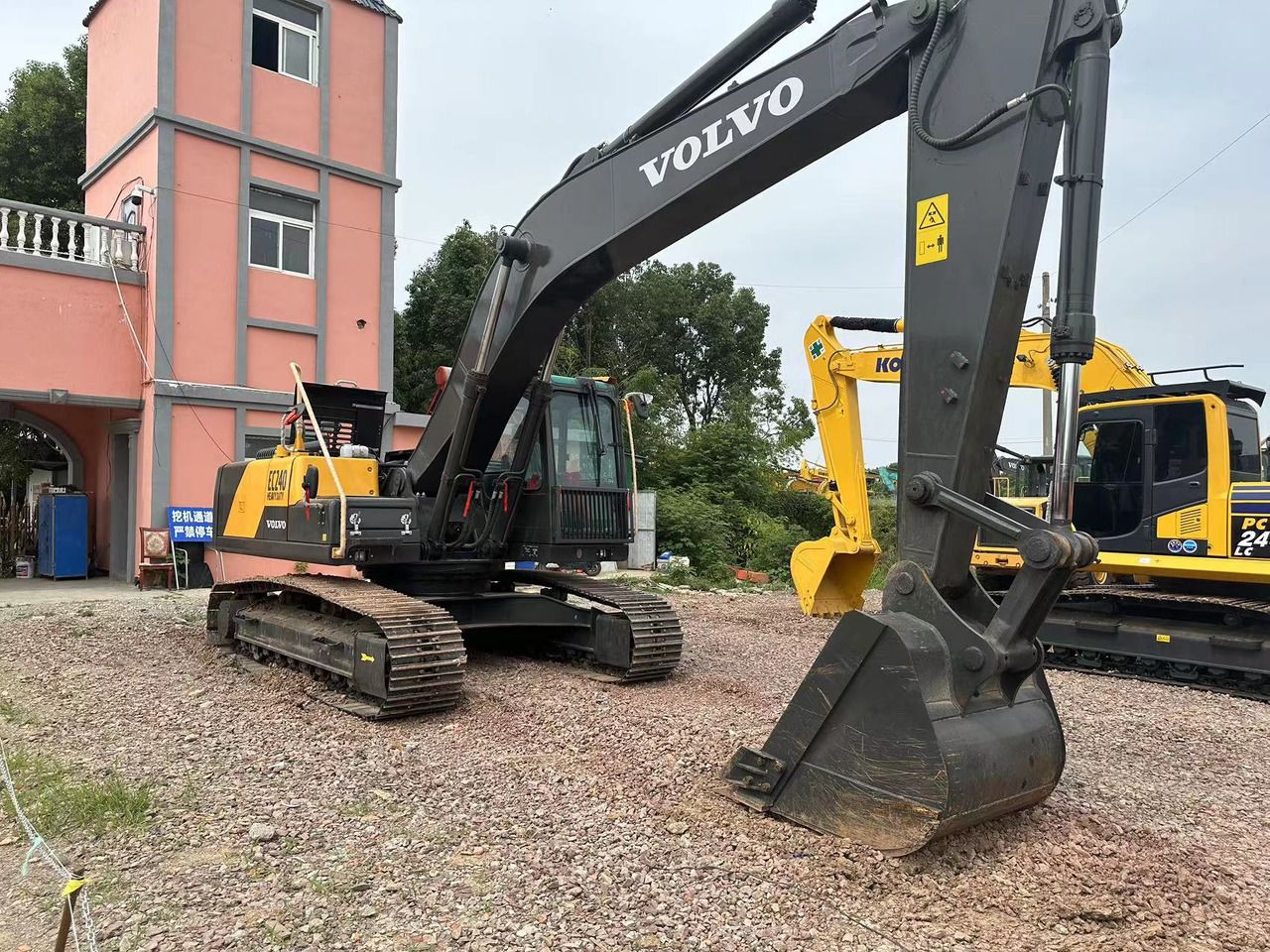2021 Volvo EC240D Crawler Excavator