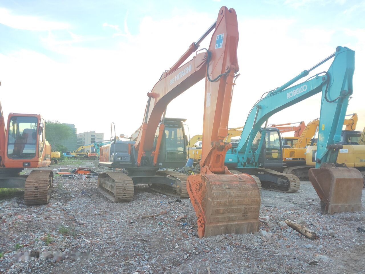 Hitachi ZX210 Crawler Excavator