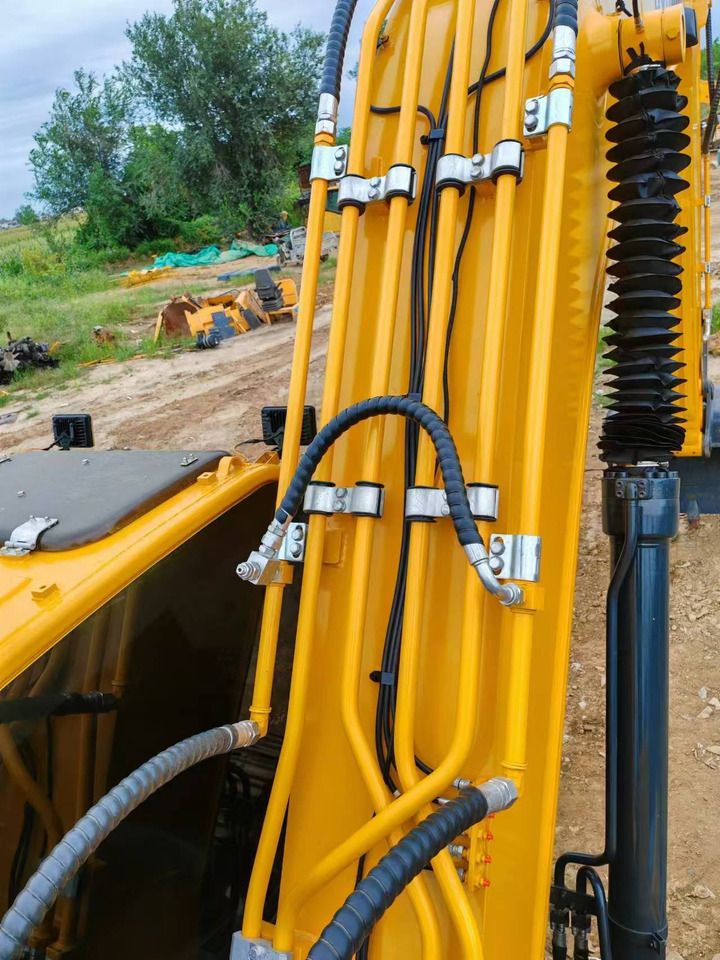 2022 Hyundai R220LC-9S Crawler Excavator