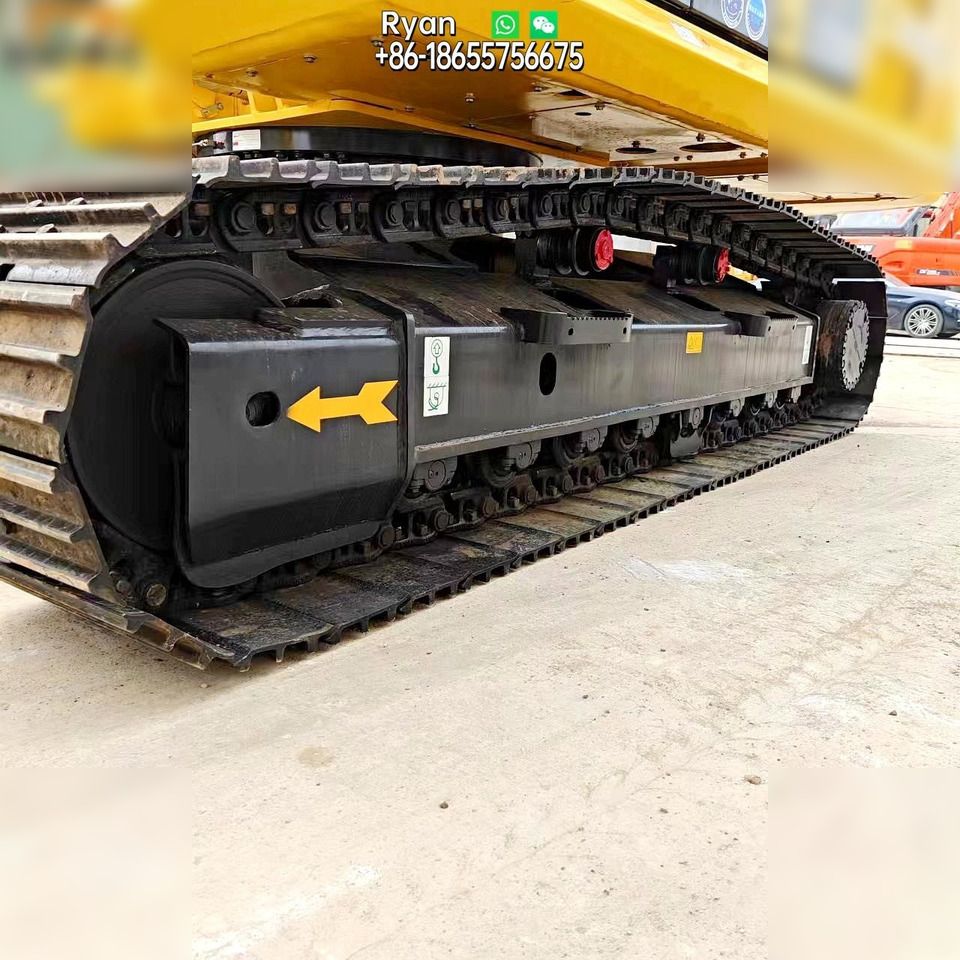 2022 Komatsu PC220-8 Crawler Excavator