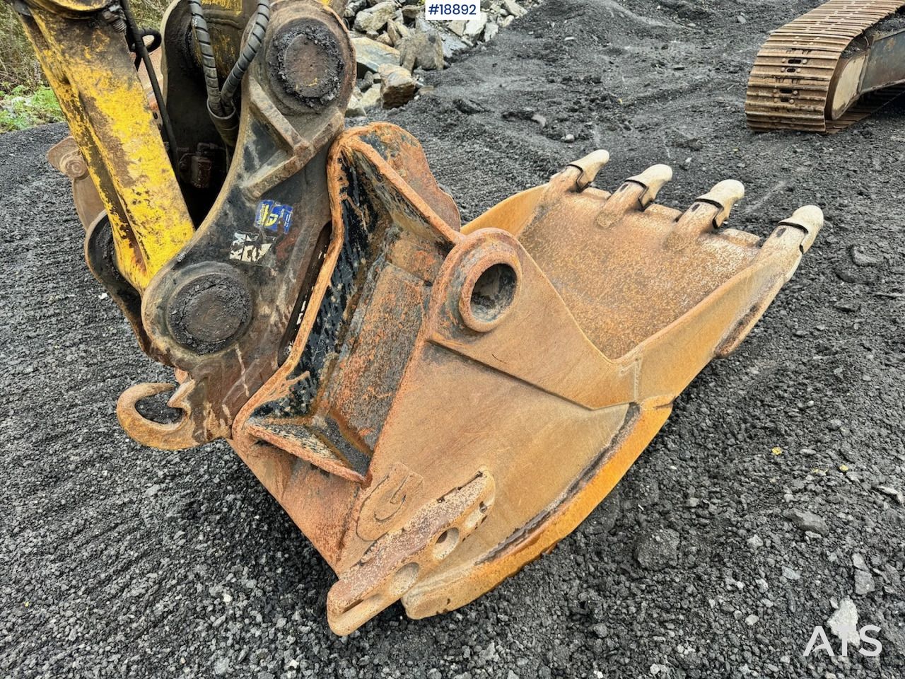 2001 Komatsu PC240LC-6K Crawler Excavator