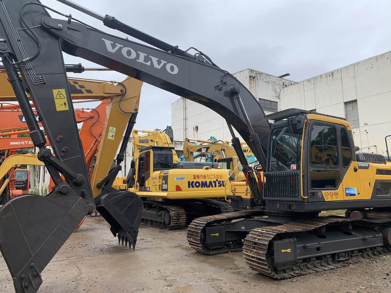 2013 Volvo EC200DL Crawler Excavator