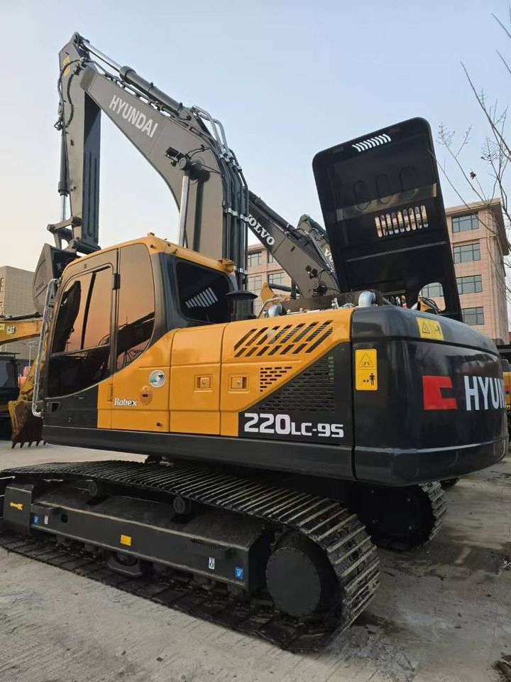 2025 Hyundai 220 Crawler Excavator