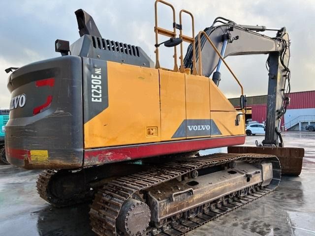 2015 Volvo EC250ENL Crawler Excavator