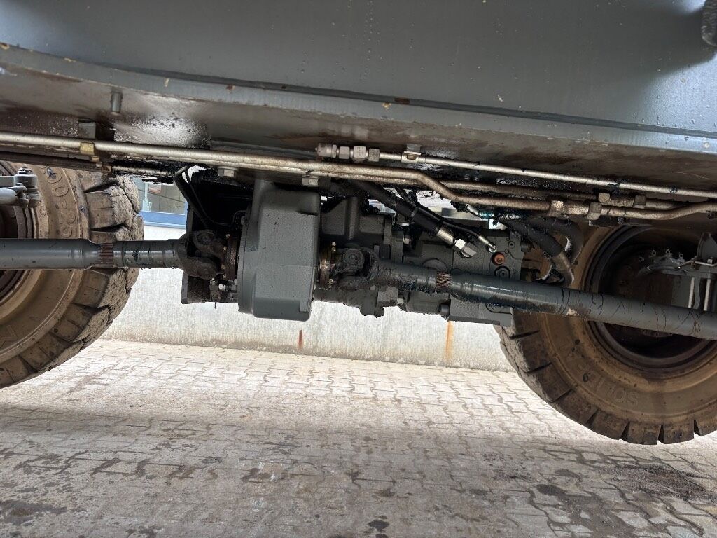 2015 Liebherr LH40 Material Handler