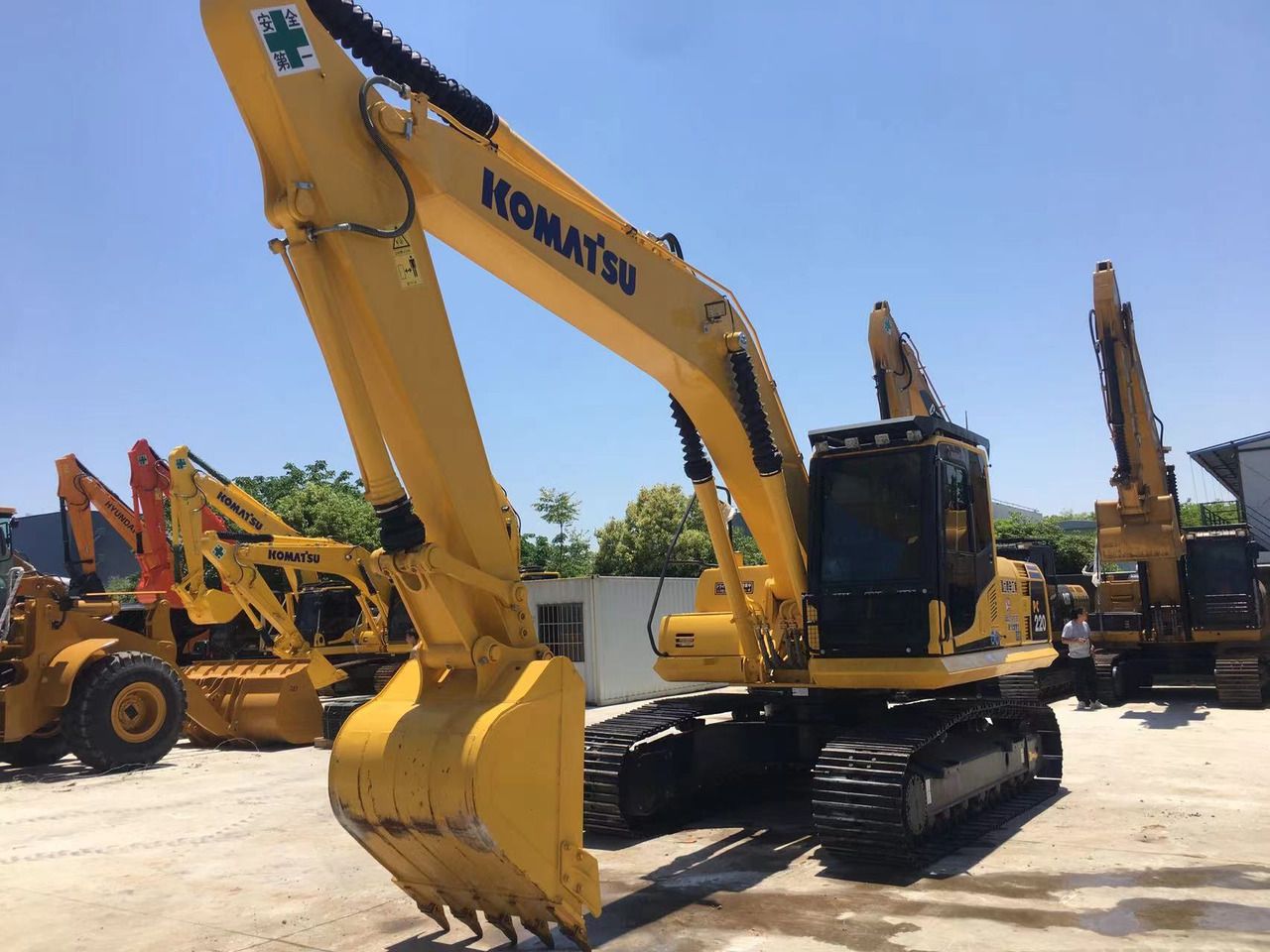 2023 Komatsu PC220-8 Crawler Excavator