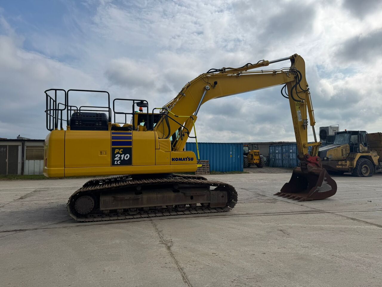 2022 Komatsu PC210LC-11 Crawler Excavator