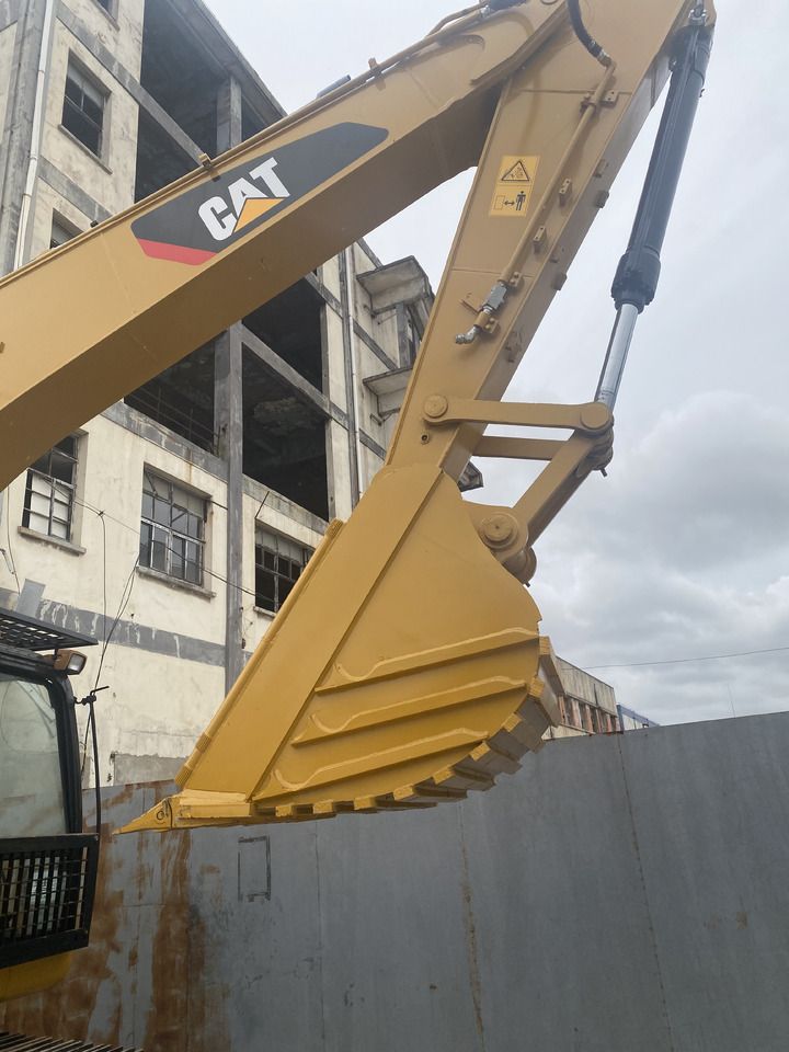 2015 Caterpillar 320D Crawler Excavator