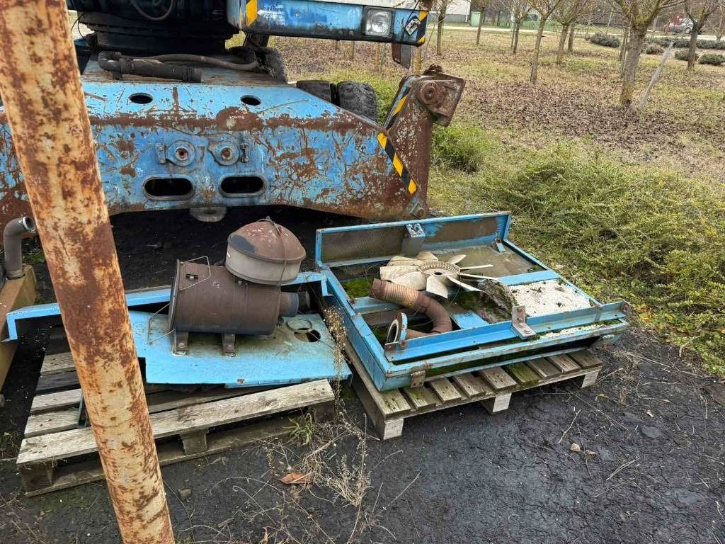 2000 Terex 340 Material Handler