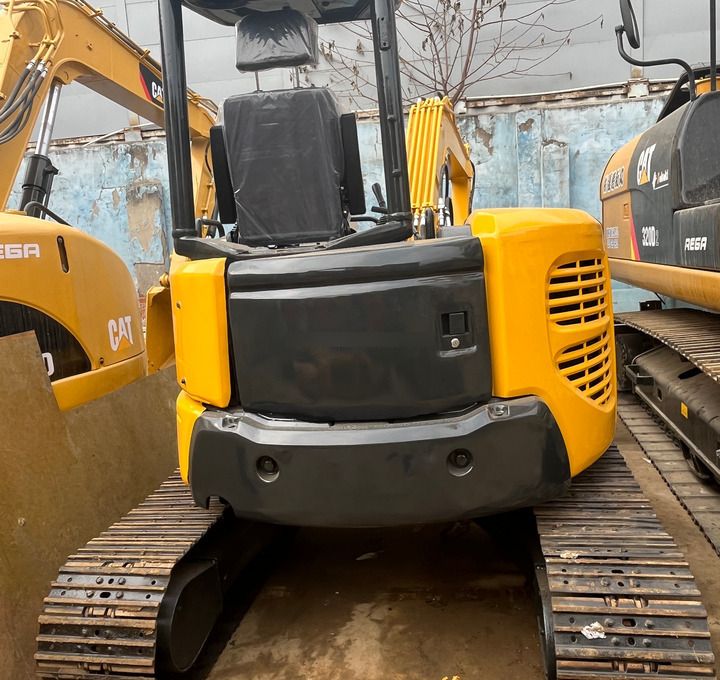 2016 Komatsu PC35MR-2 Crawler Excavator