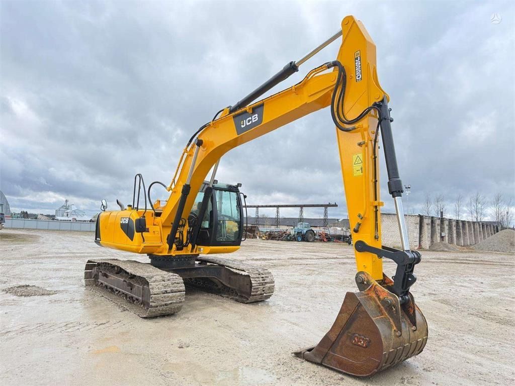 2010 JCB JS220LC Crawler Excavator