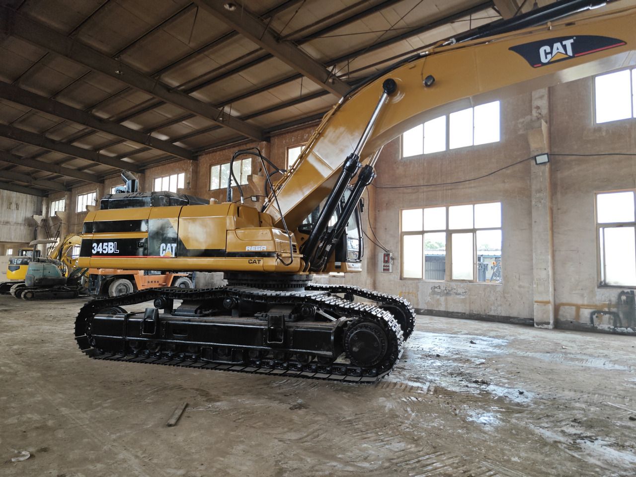 Caterpillar 345B Crawler Excavator