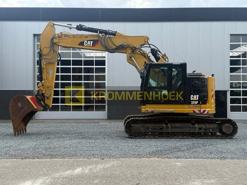 2017 Caterpillar 325FL Crawler Excavator