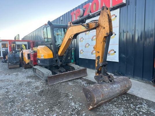 2016 Bobcat E35 Mini Excavator
