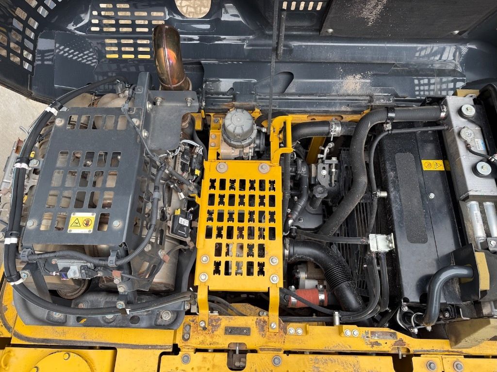 2020 Komatsu PC240LC-11 Crawler Excavator