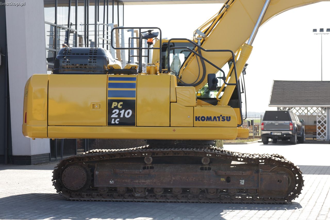 2018 Komatsu PC210LC-11 Crawler Excavator