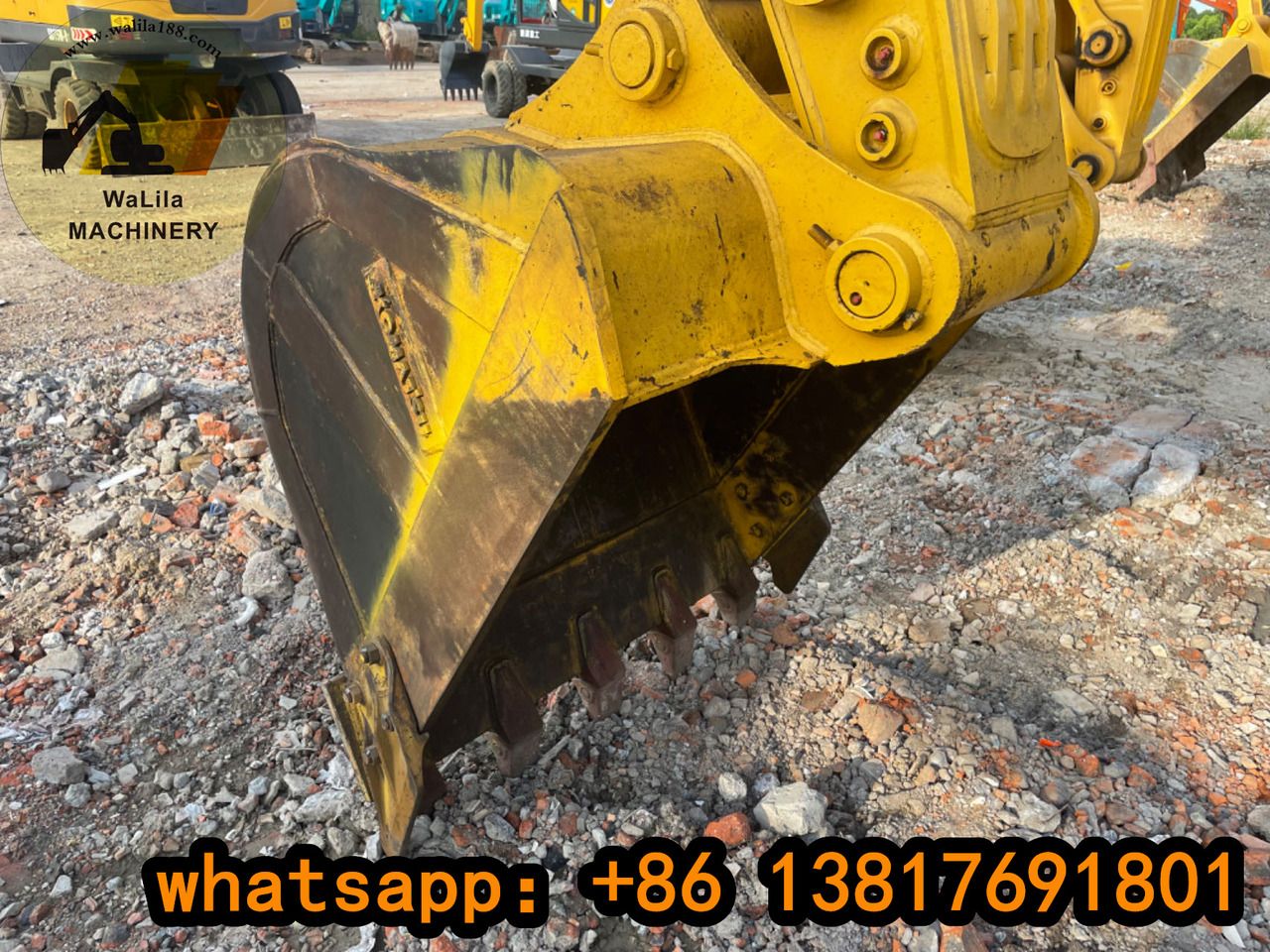 Komatsu PC200-8 Crawler Excavator