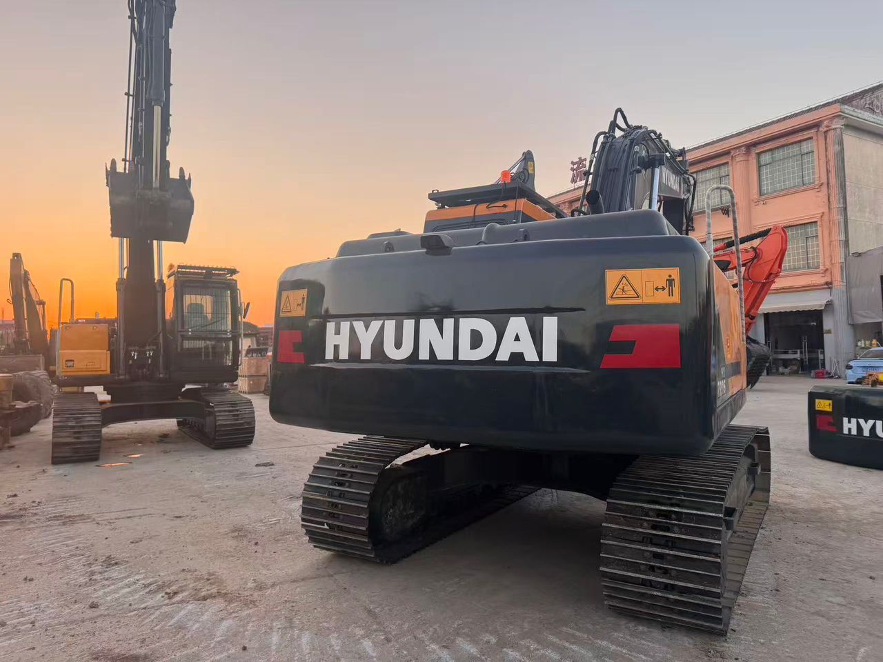 2022 Hyundai R220LC-9S Crawler Excavator