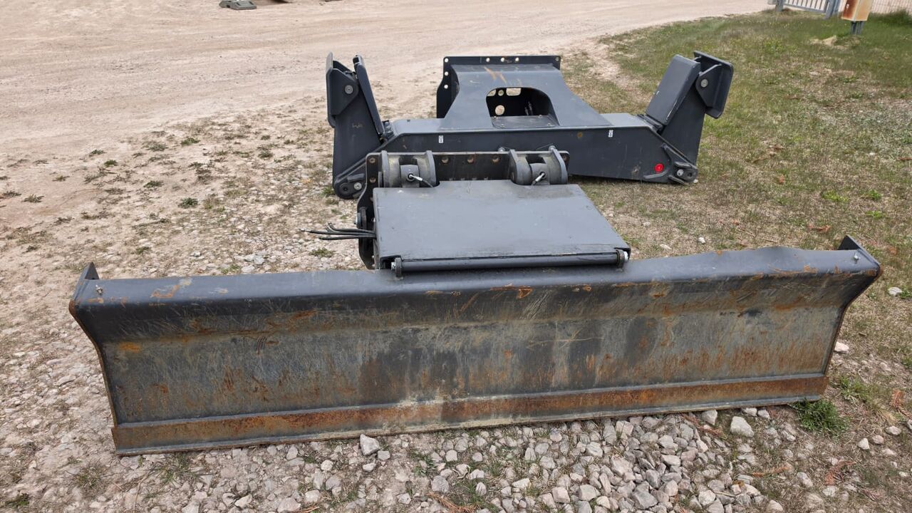 New Wheel Excavator Doosan Blade And Outriggers (2024)