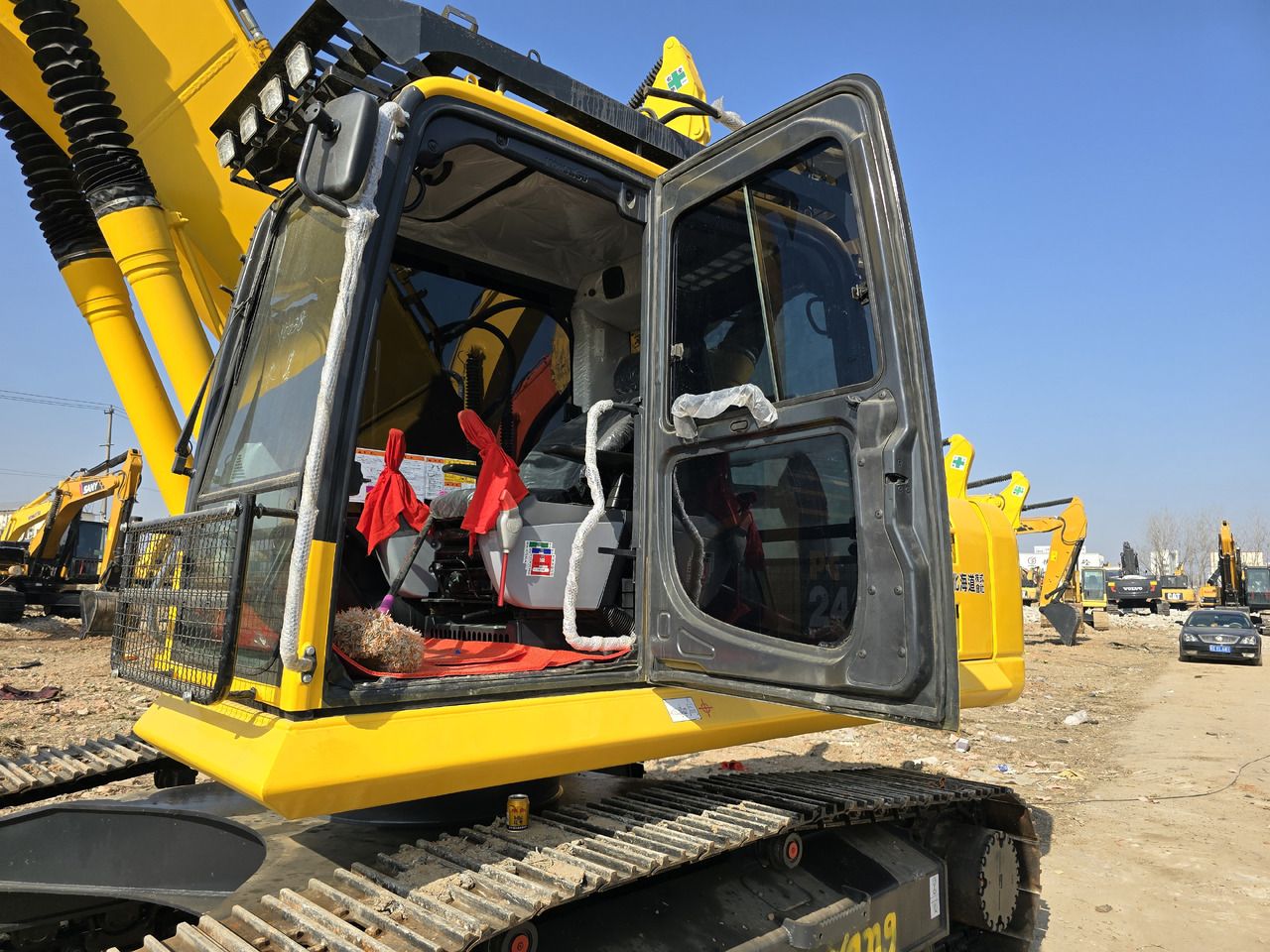 2023 Komatsu PC240-8 Crawler Excavator