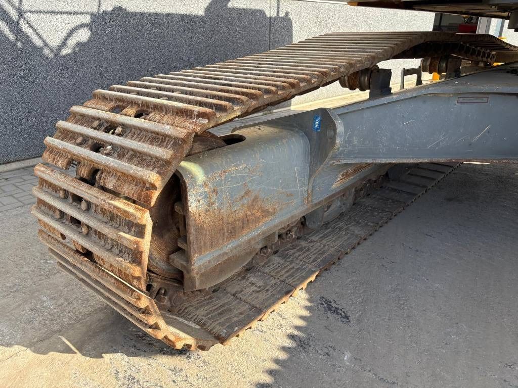 2021 Liebherr R945 Crawler Excavator