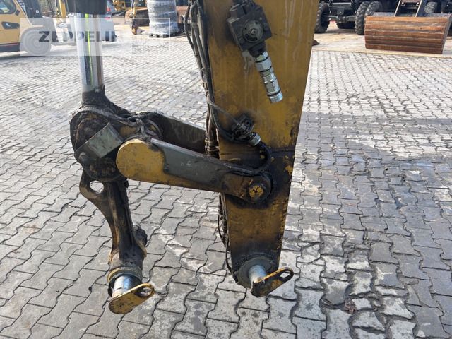 2015 Caterpillar MH3022 Material Handler