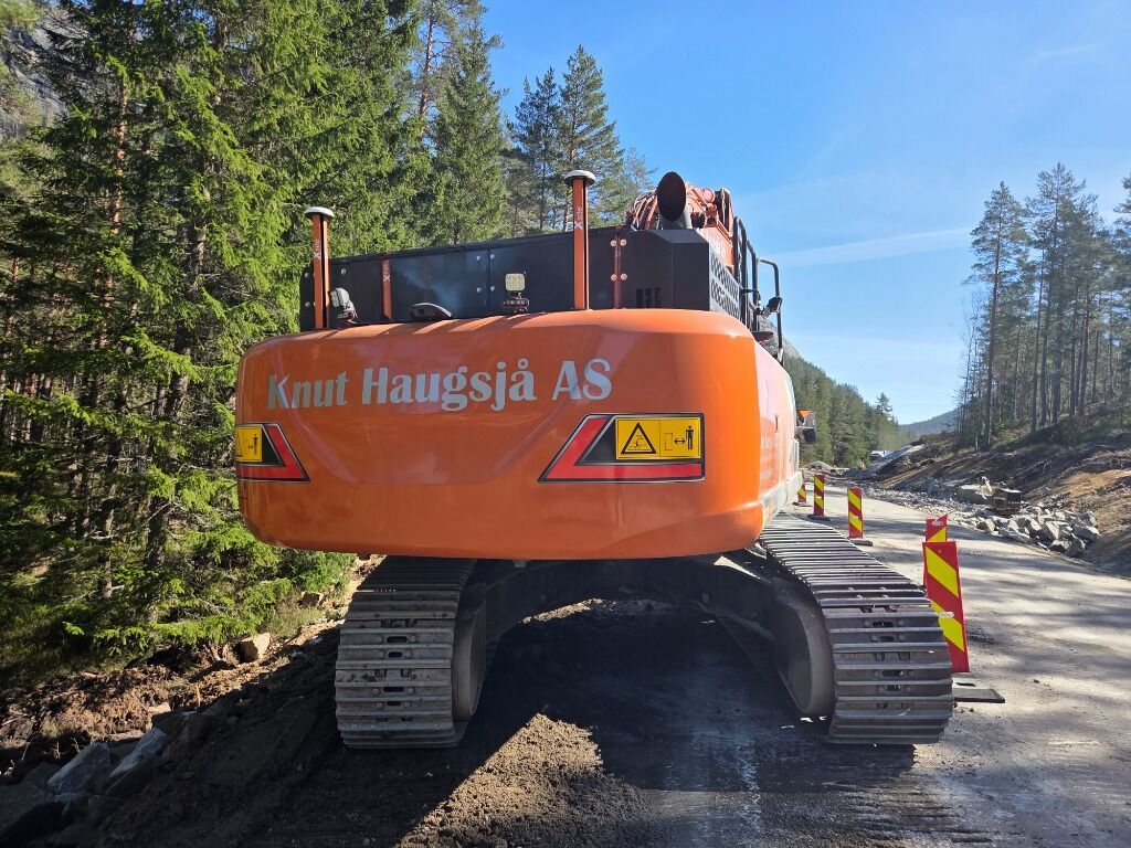 2023 Hitachi 300 LC Crawler Excavator