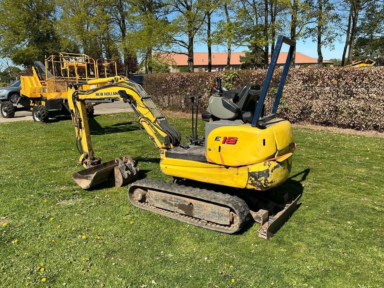 2006 New Holland E18R Mini Excavator