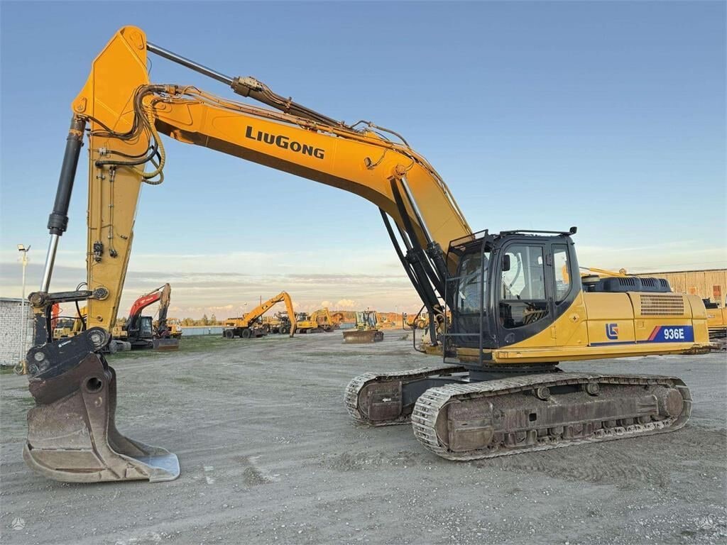 2012 Kawasaki CLG 936 E Crawler Excavator