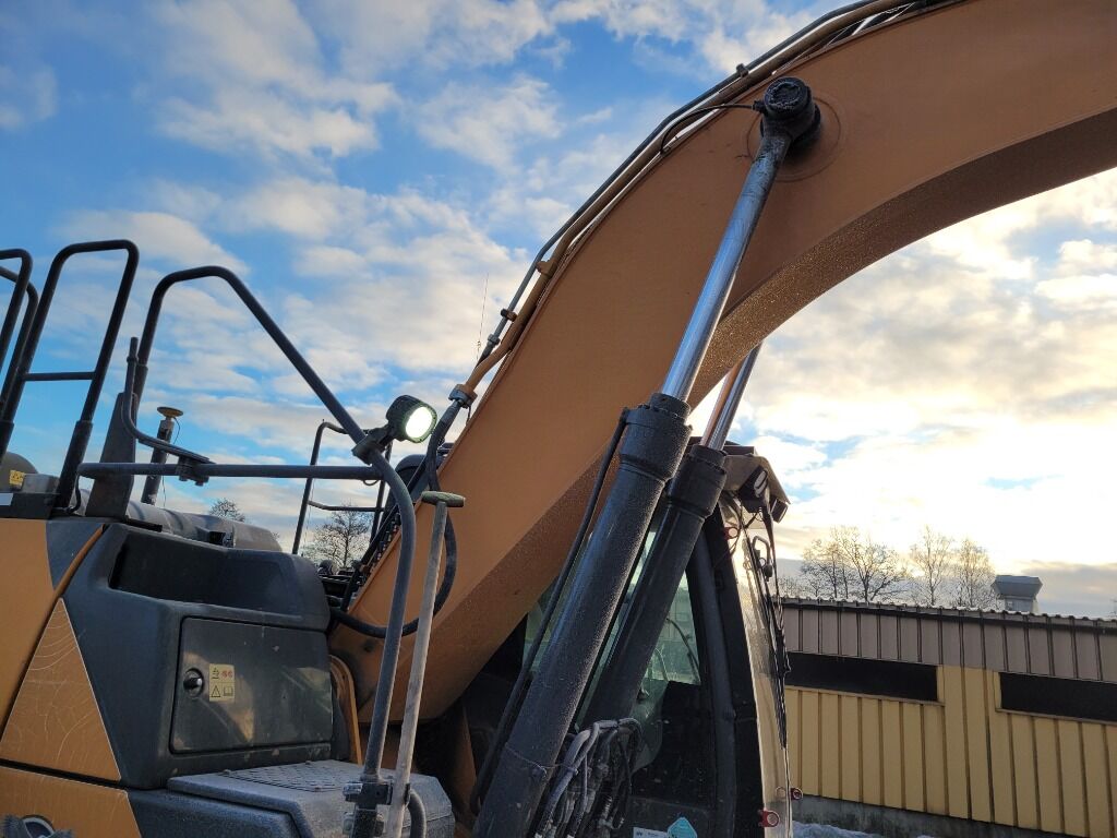 2015 CASE CX300D Crawler Excavator