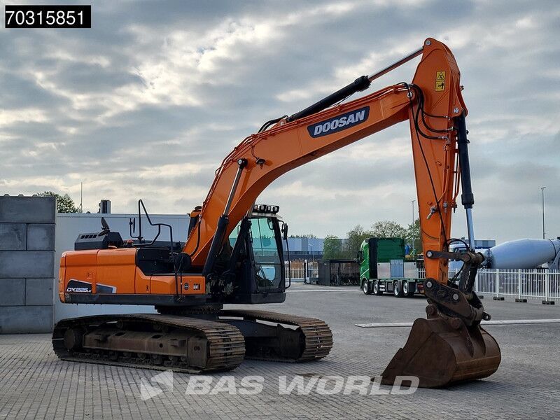 2020 Doosan DX225LC-5 Crawler Excavator