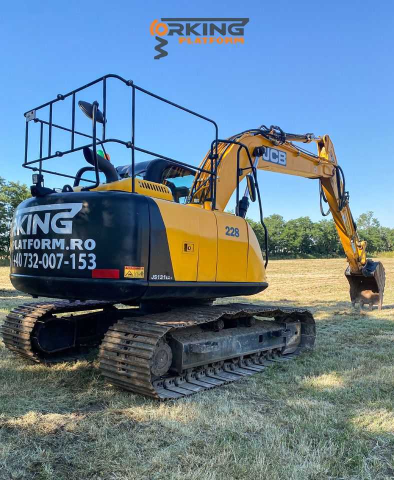 2019 JCB JS131LC