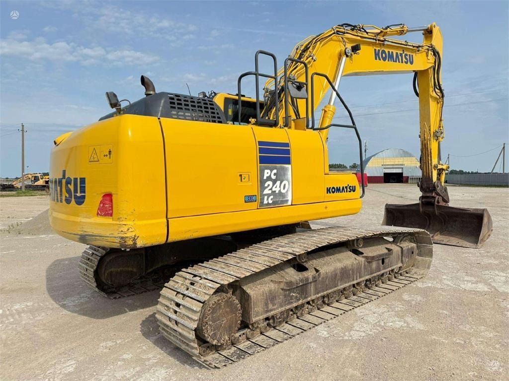 2015 Komatsu PC240LC-10 Crawler Excavator